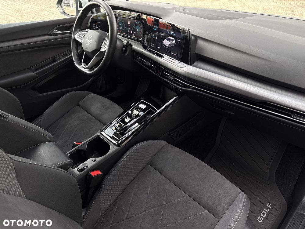 Volkswagen Golf 1.5 eTSI EVO Style DSG - 12