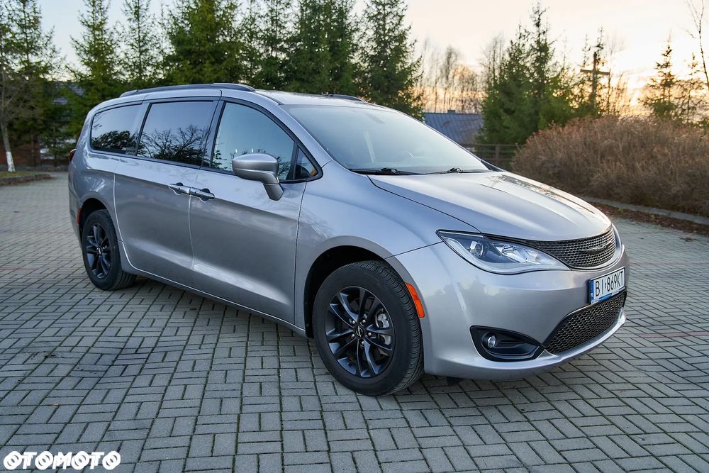 Chrysler Pacifica - 5