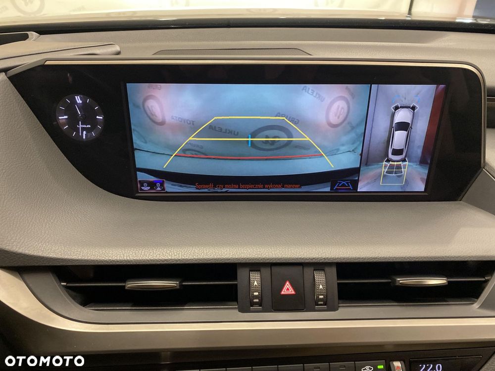 Lexus ES 300h Omotenashi - 17