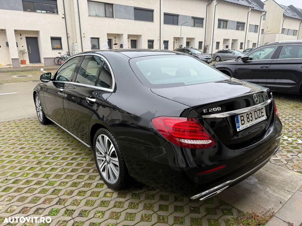 Mercedes-Benz E 200 4MATIC Aut. - 34
