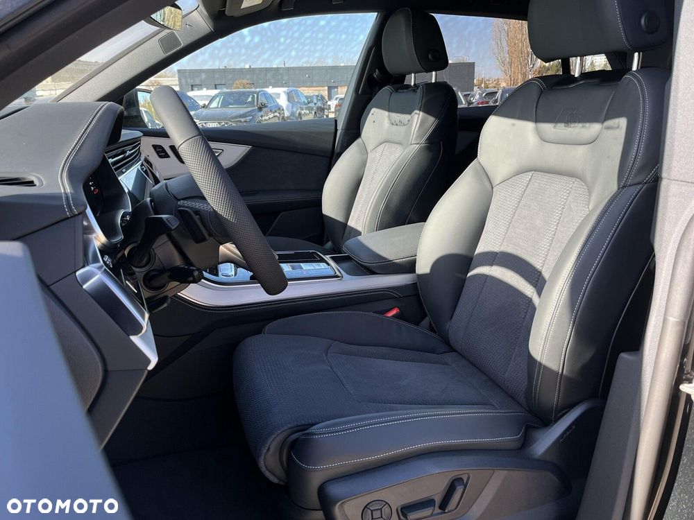 Audi Q8 - 14