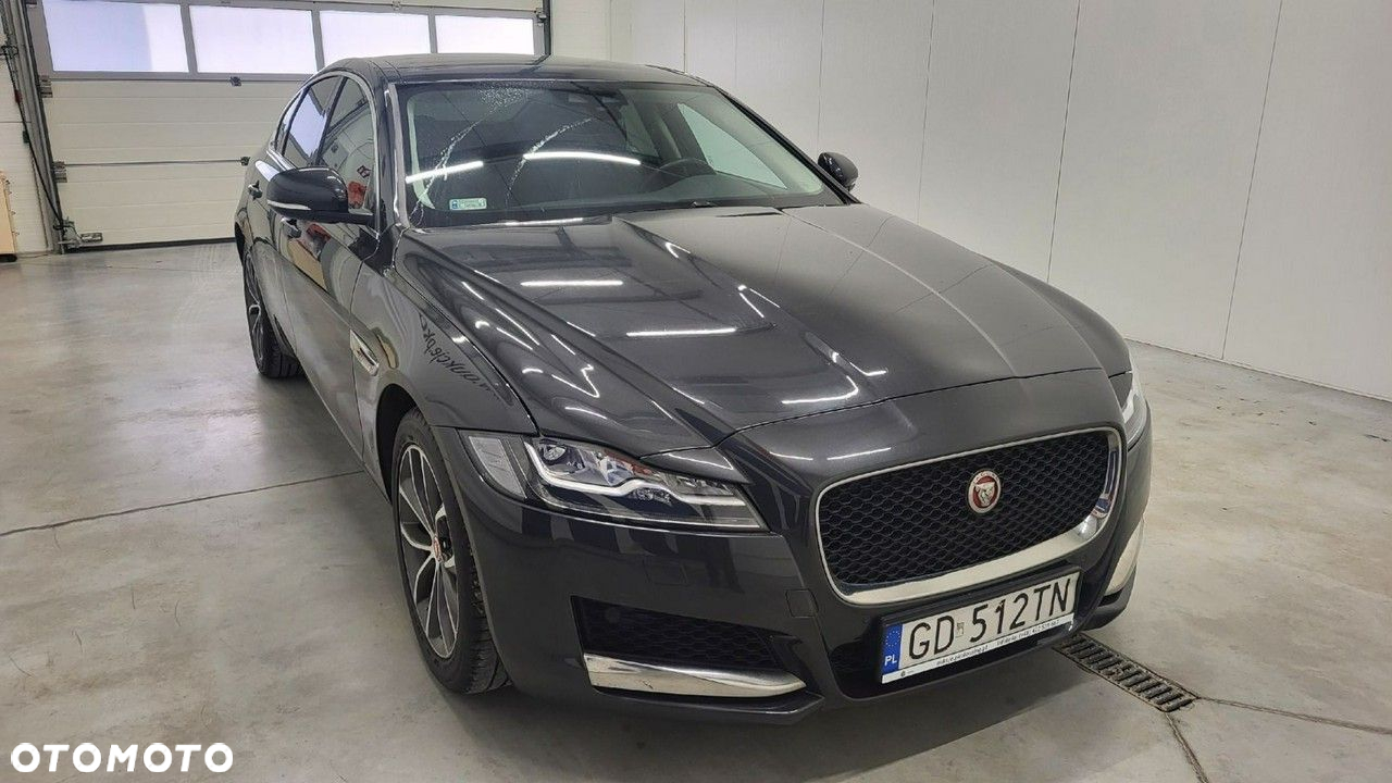 Jaguar XF 2.0 T Prestige - 3