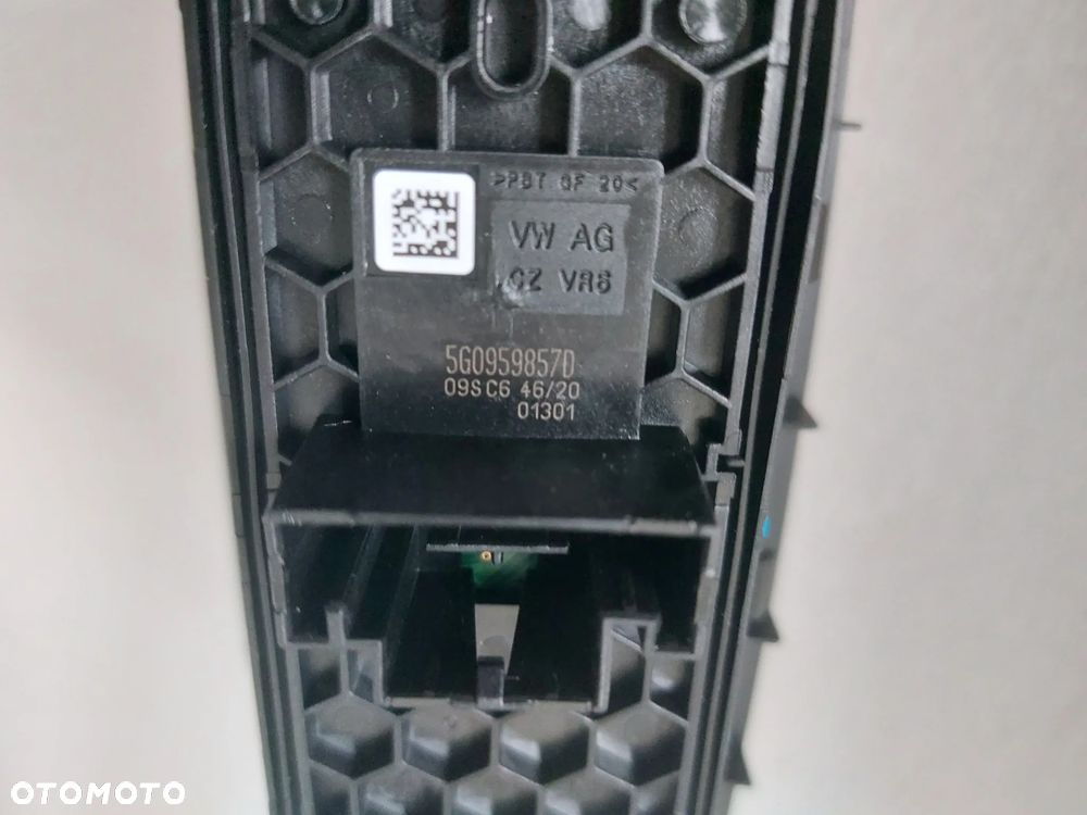 PRZEŁĄCZNIK SZYB LUSTEREK SKODA OCTAVIA IV - 4