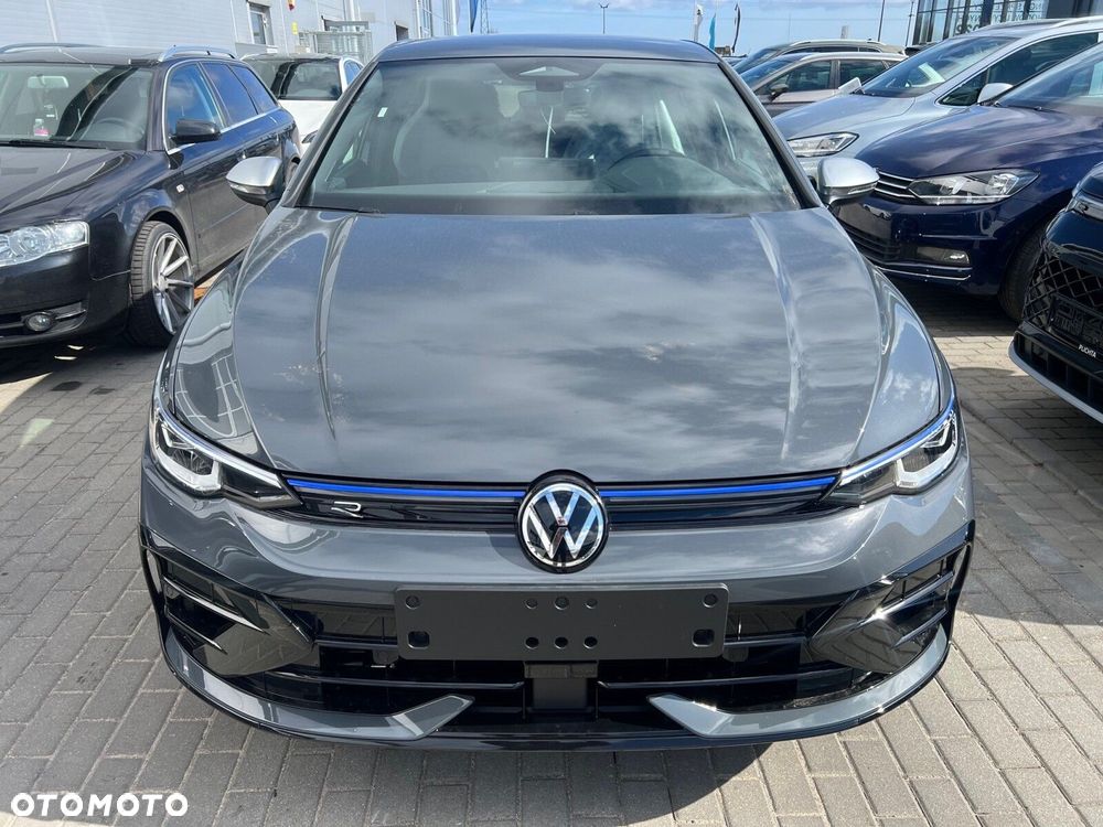 Volkswagen Golf - 2