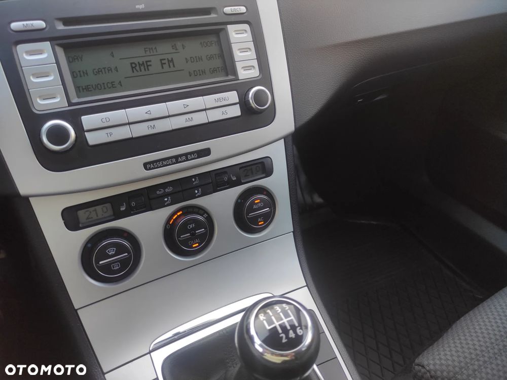Volkswagen Passat 2.0 TDI Comfortline - 17