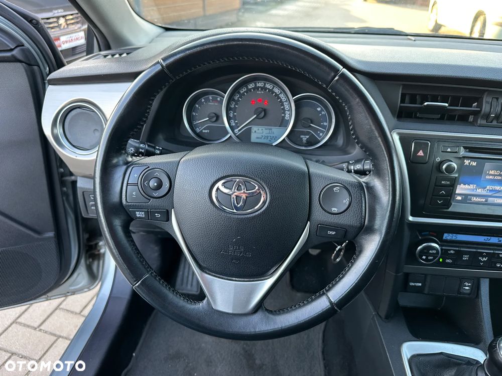 Toyota Auris - 8