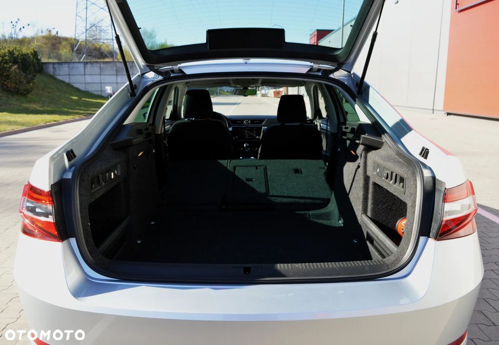 Skoda Superb 1.6 TDI GreenLine - 32