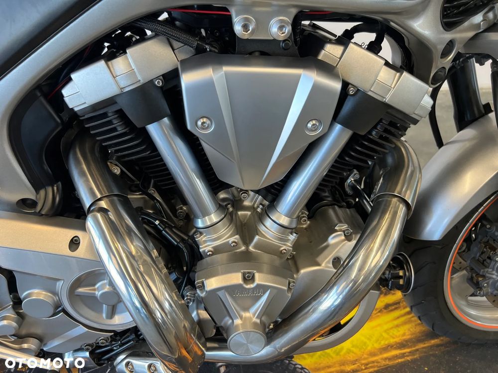 Yamaha MT - 22