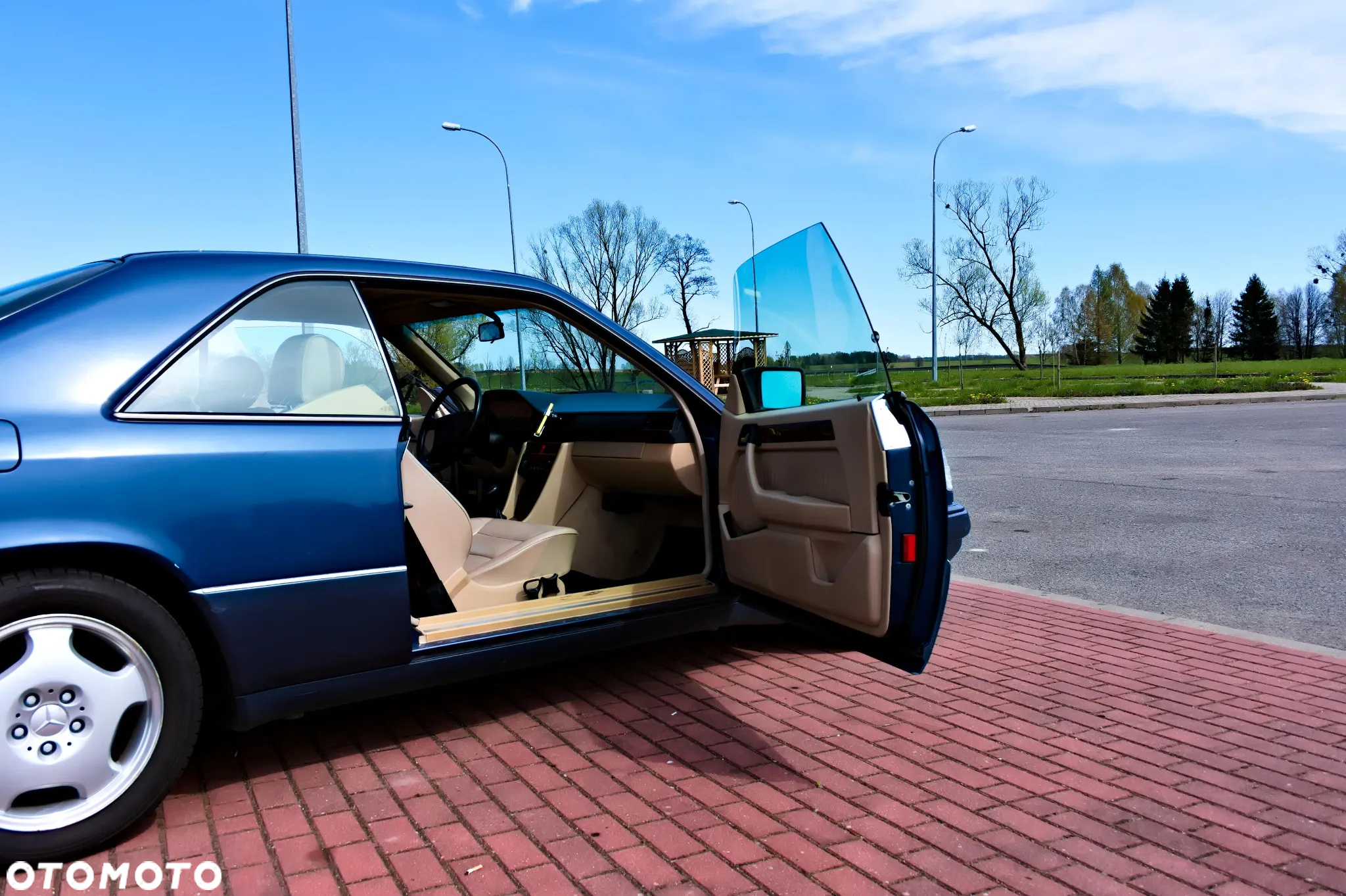 Mercedes-Benz Klasa E 200 - 4