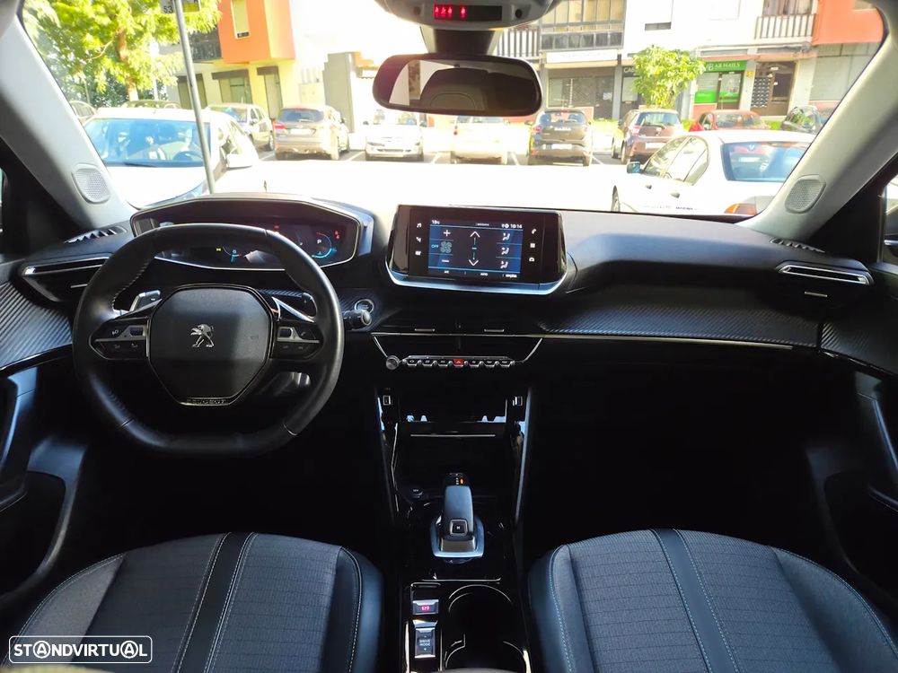 Peugeot 2008 1.2 PureTech Allure EAT8 - 22