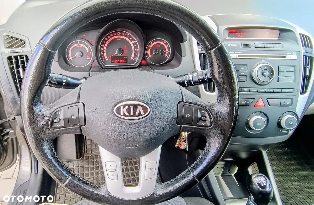 Kia Ceed - 9