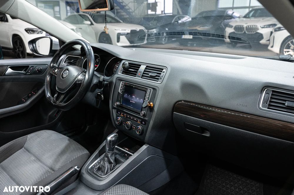 Volkswagen Jetta 2.0 TDI DSG BlueMotion Technologie - 25