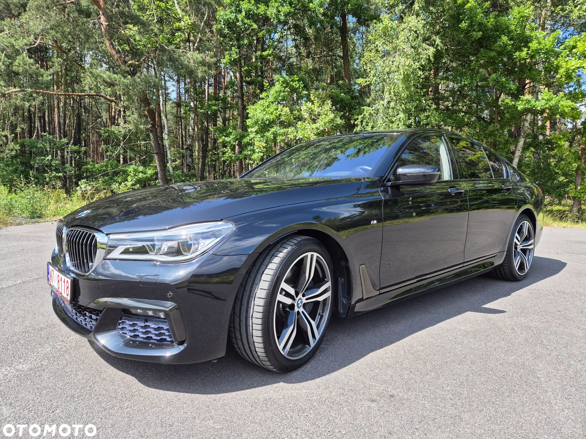 BMW Seria 7 750i - 1