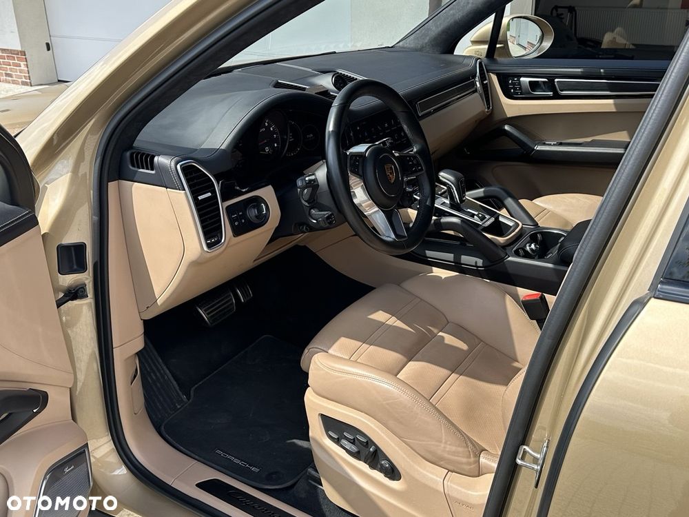Porsche Cayenne - 4