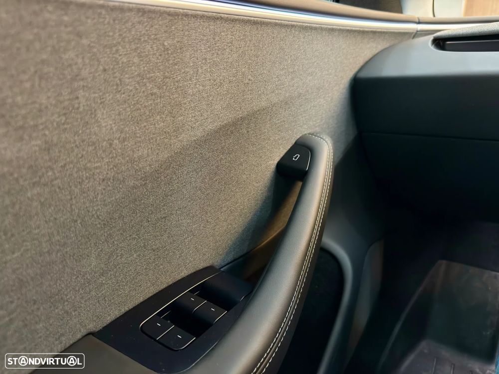 Tesla Model 3 Tração Traseira - 32