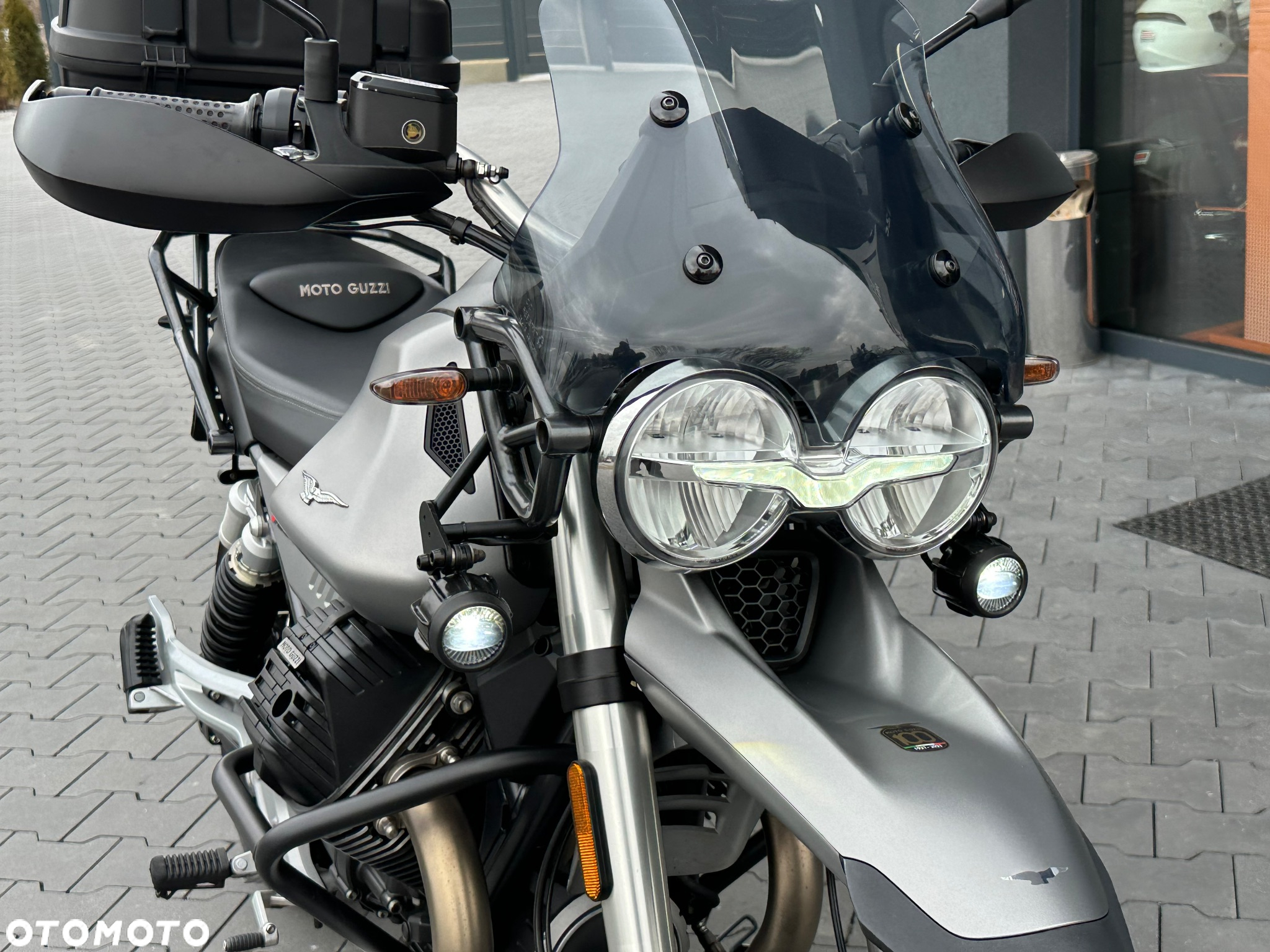 Moto Guzzi V85 - 22
