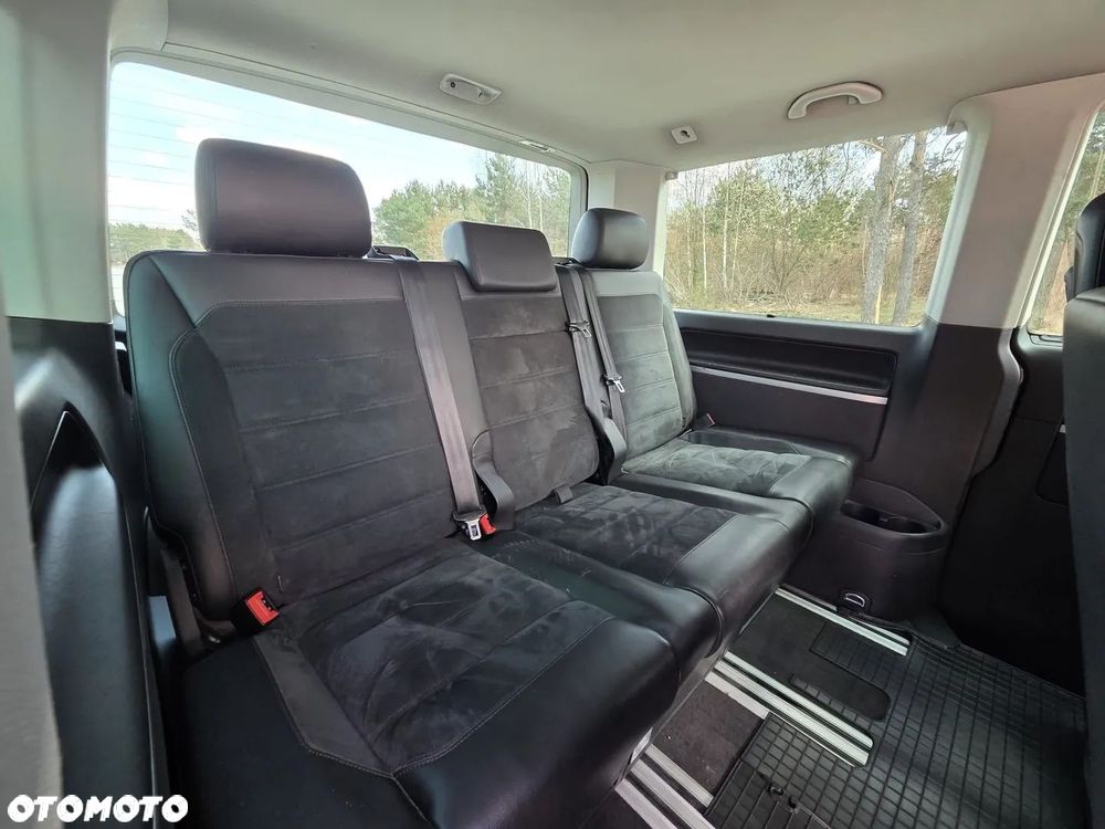 Volkswagen Multivan - 13