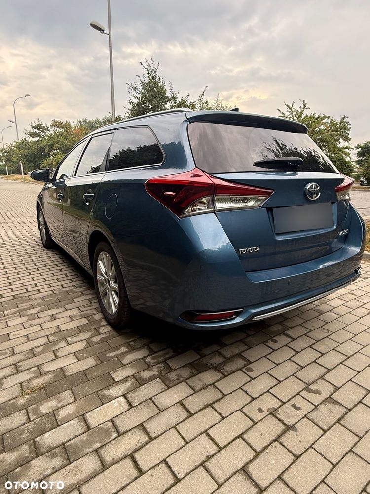 Toyota Auris 1.6 D-4D Prestige - 3