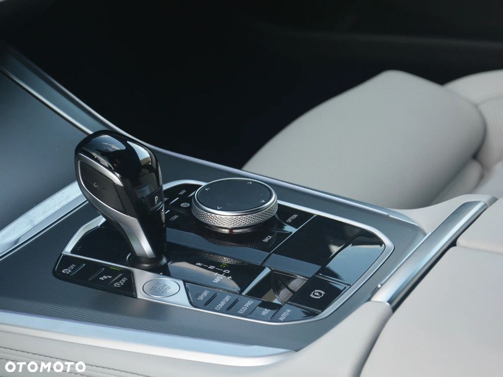 BMW X5 xDrive25d xLine - 12