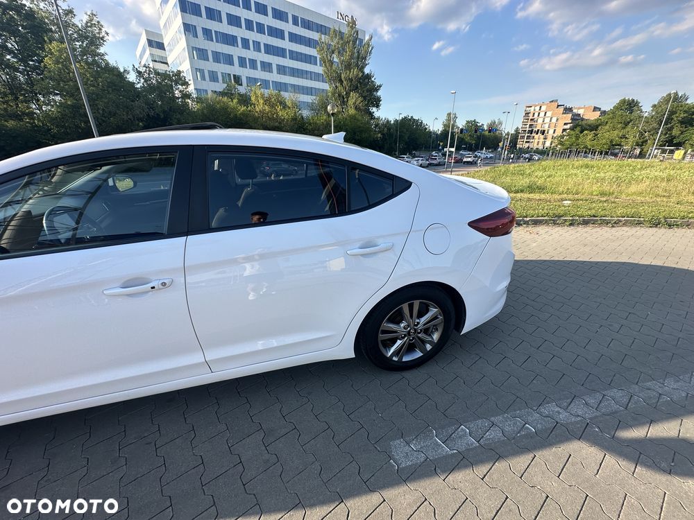 Hyundai Elantra - 7