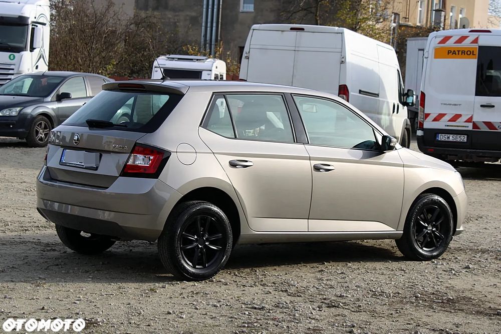 Skoda Fabia - 10