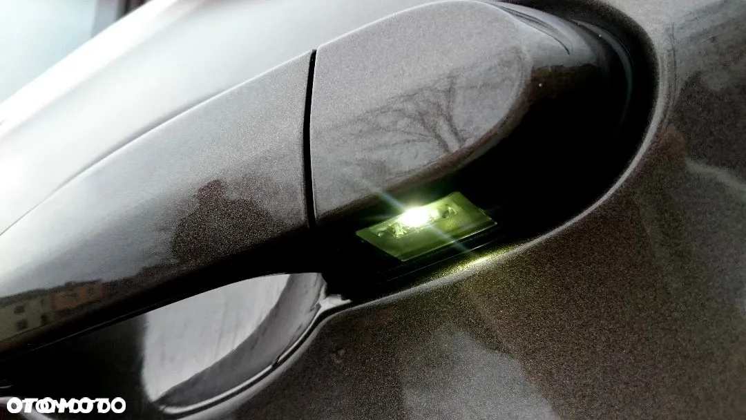 BMW Seria 3 320d DPF Touring Efficient Dynamics Edition - 28