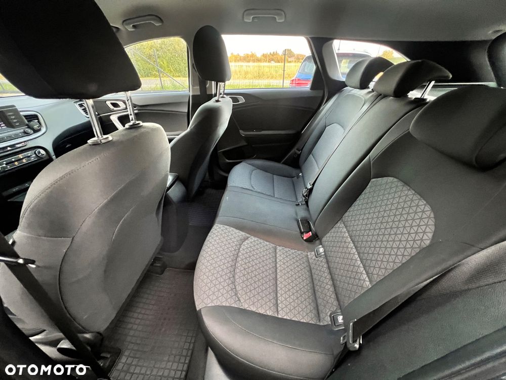 Kia Ceed 1.6 CRDi SCR M - 17