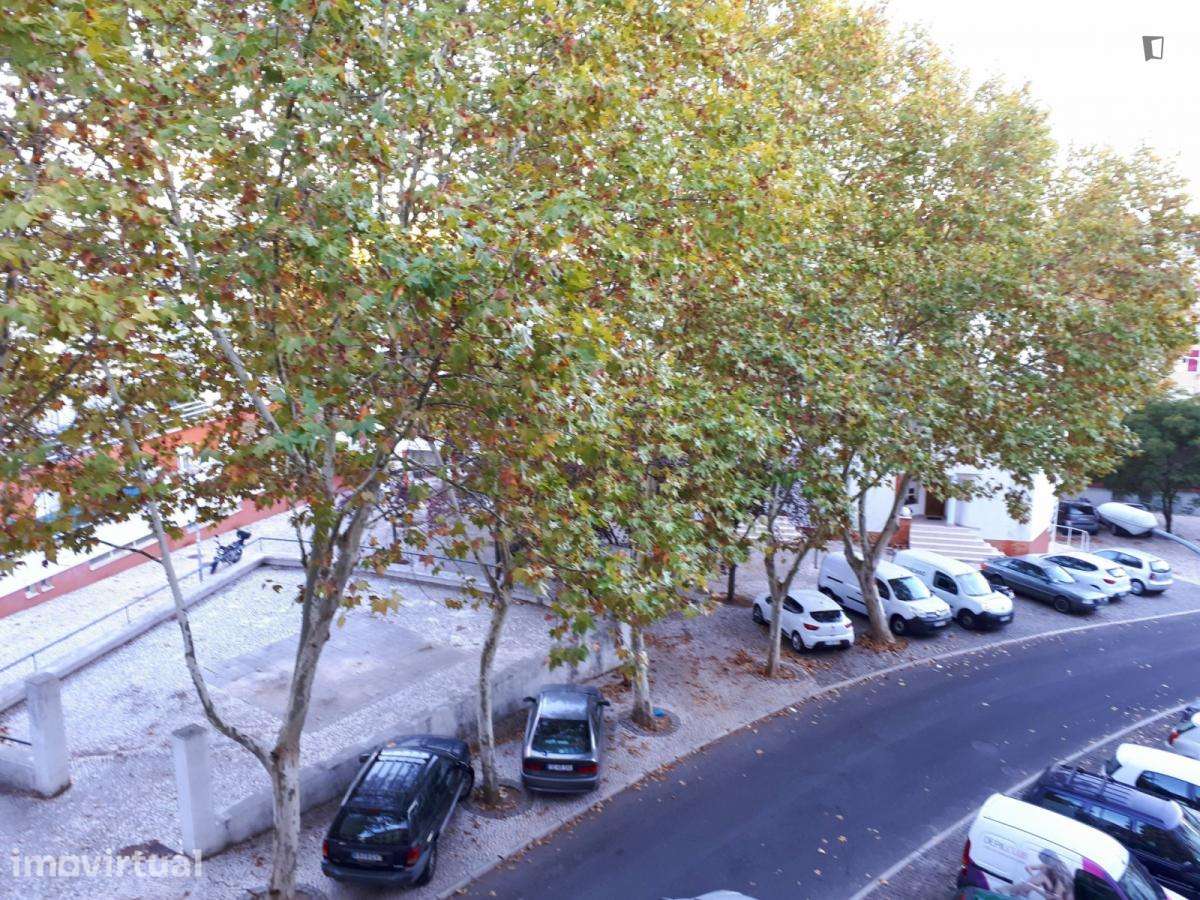Quarto - localizado em Linda-a-Velha Lisbon - Grande imagem: 5/25