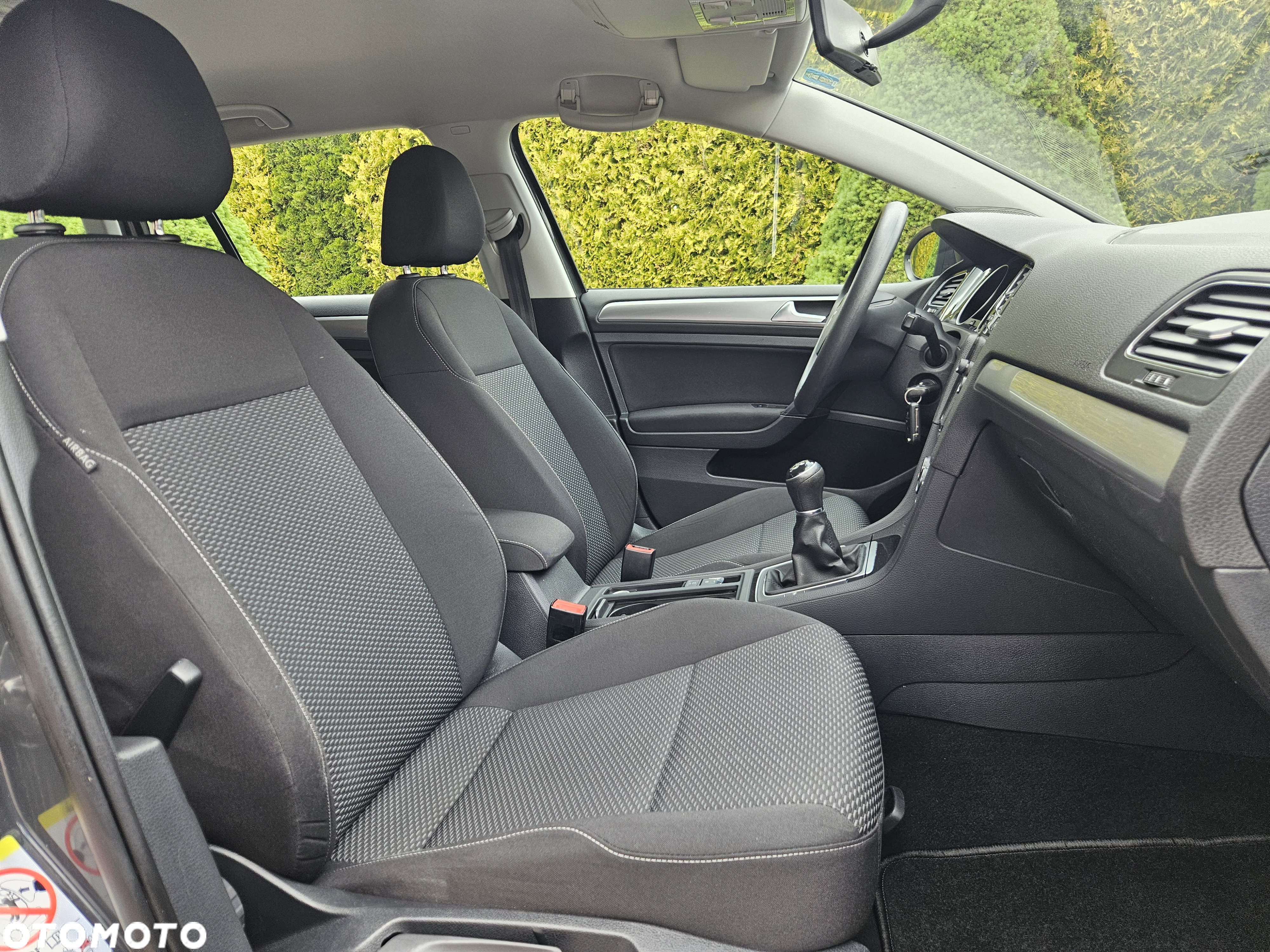 Volkswagen Golf - 31