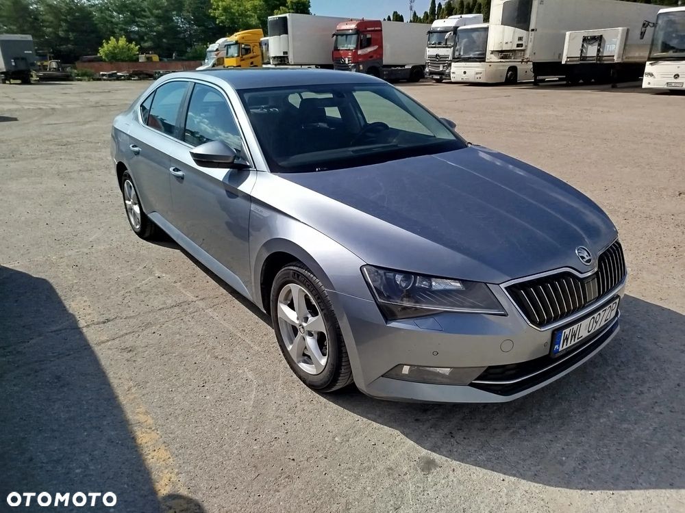 Skoda Superb 1.6 TDI Ambition - 8