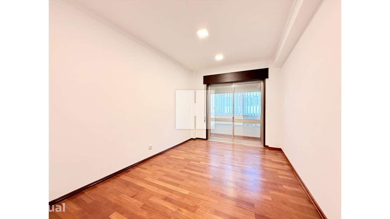 T3 Remodelado no Centro da Figueira - Grande imagem: 4/32