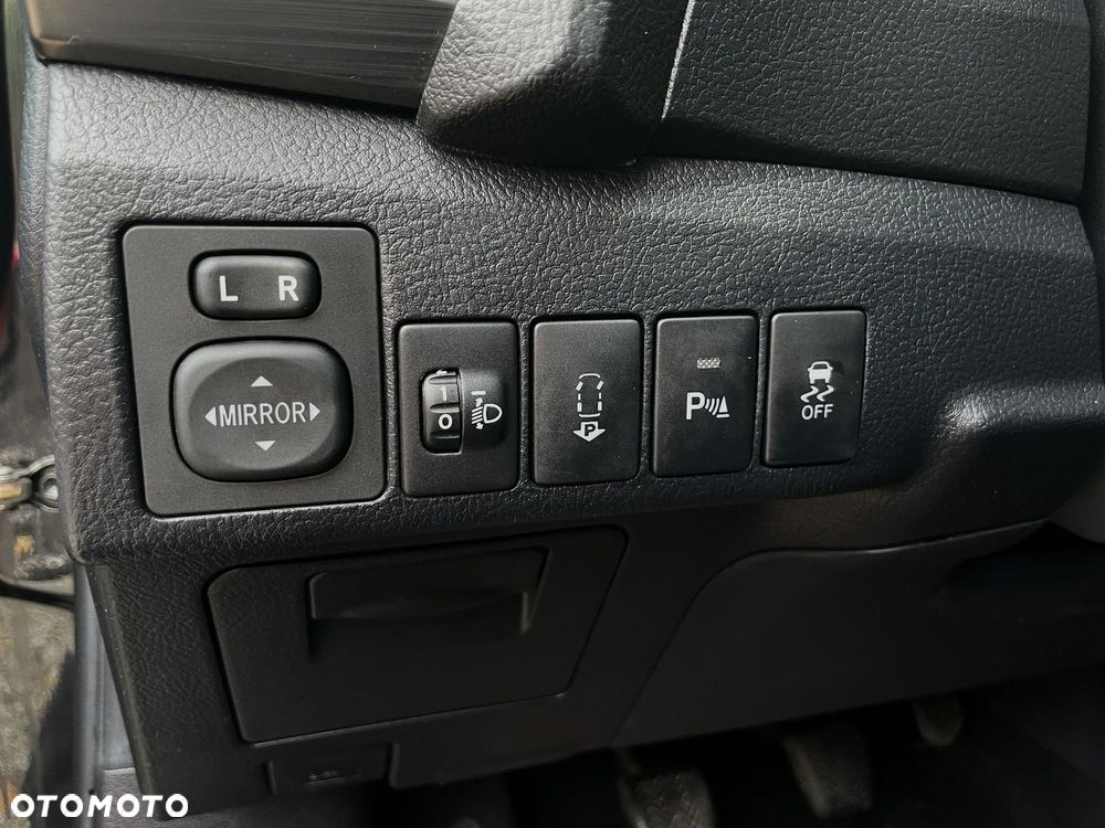 Toyota Auris 1.6 Premium Comfort - 30