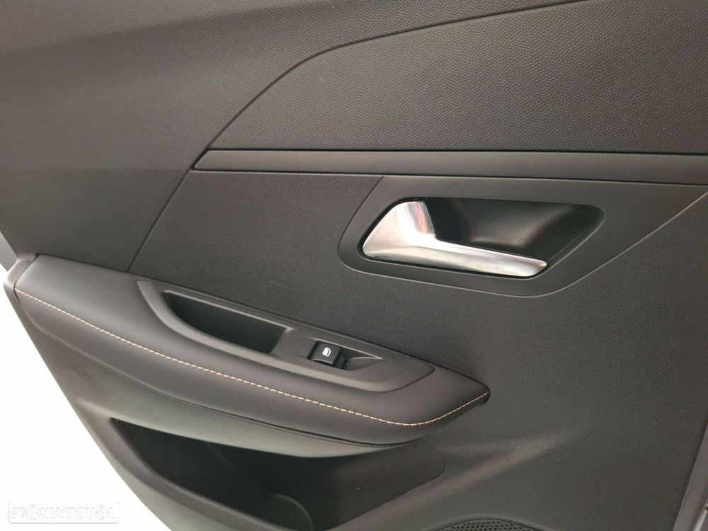 Peugeot e-208 50 kWh Allure - 24
