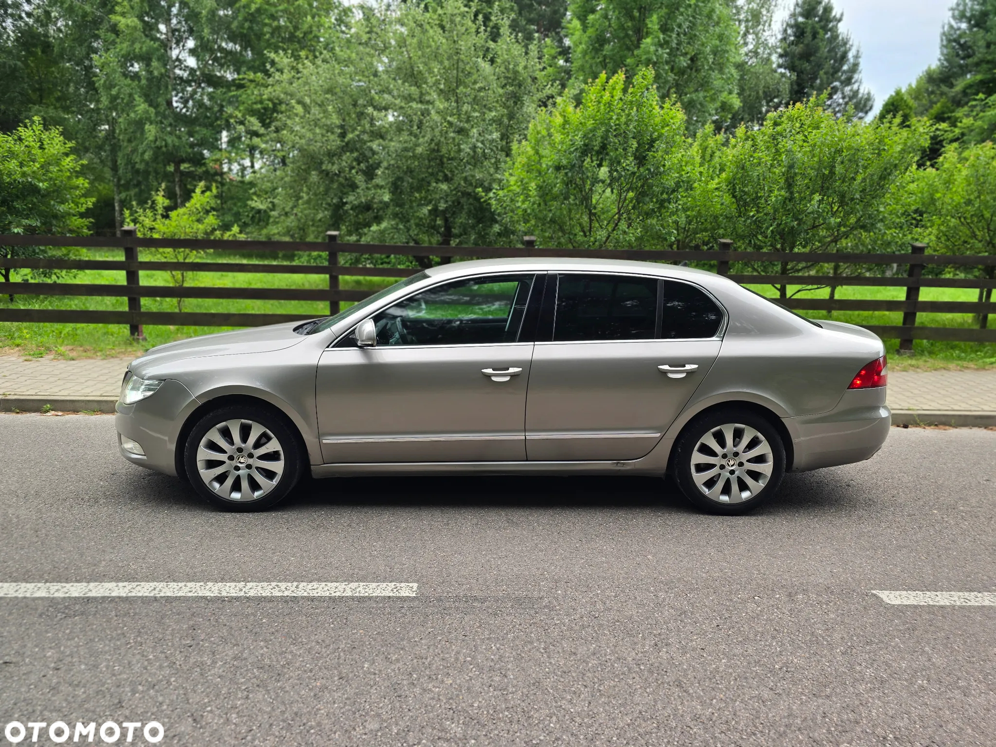 Skoda Superb 2.0 TDI Ambition DSG - 17