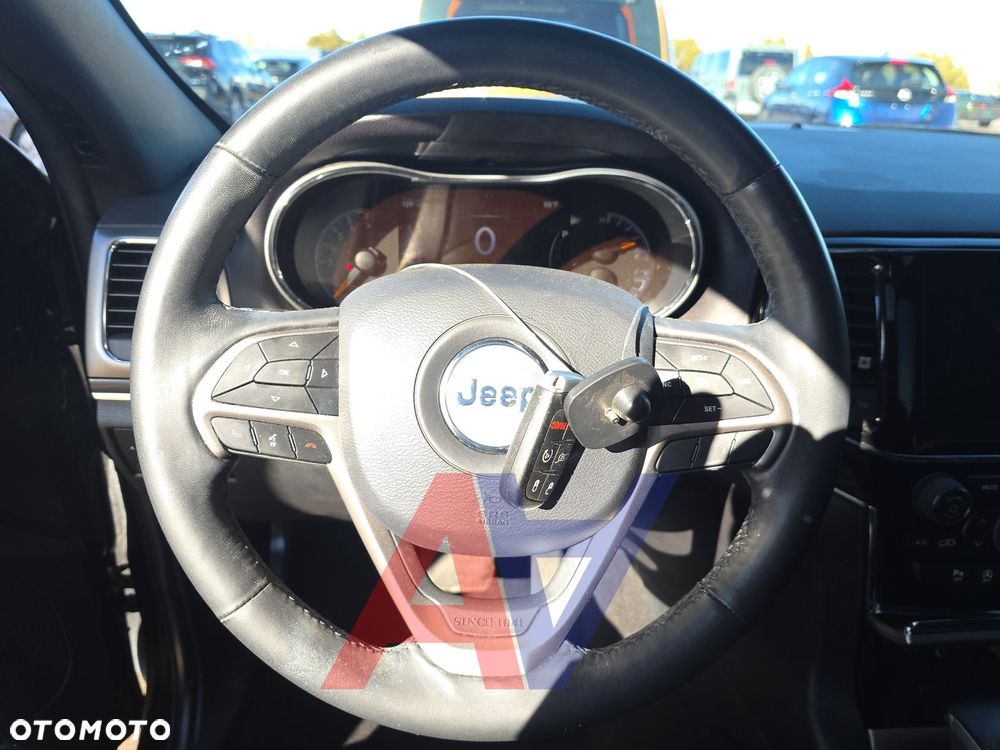 Jeep Grand Cherokee - 10