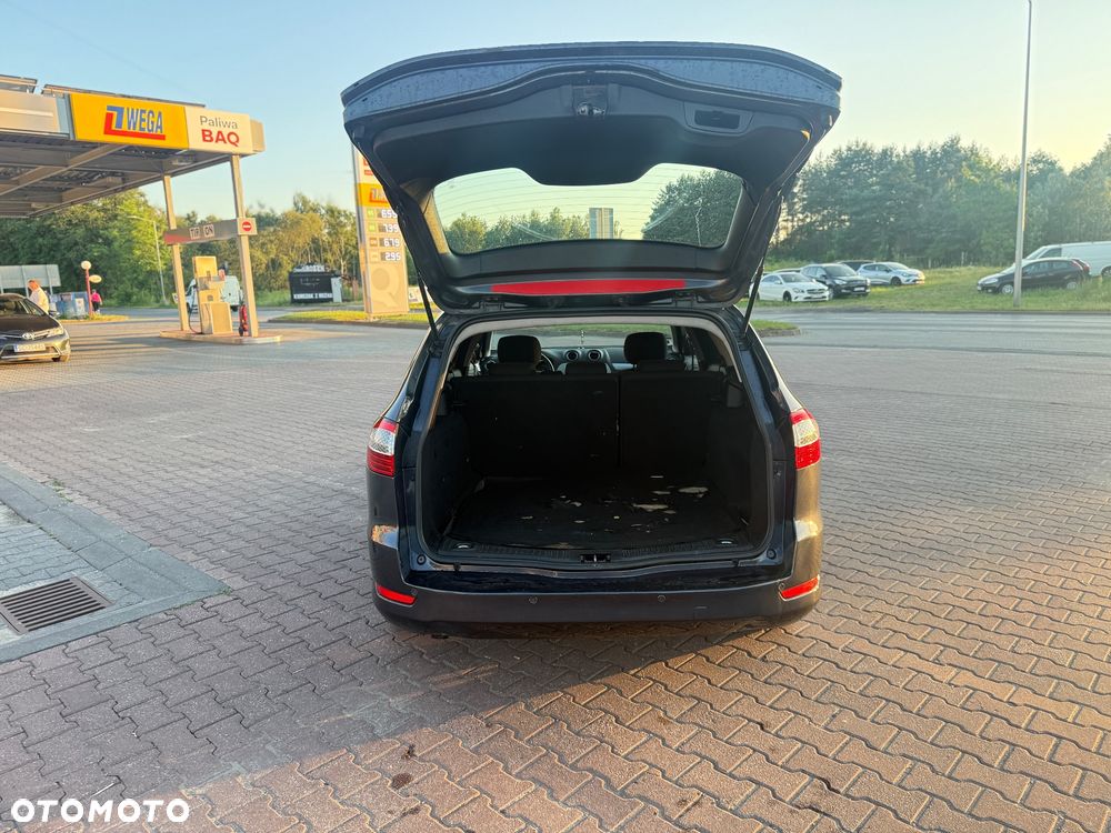 Ford Mondeo 2.0 TDCi Ghia - 19