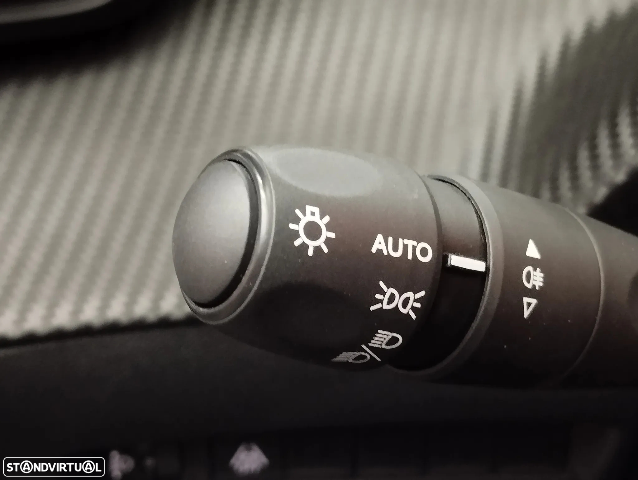 Peugeot 208 1.2 PureTech Active Pack - 21