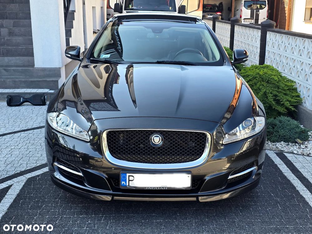 Jaguar XJ 3.0 D V6 Premium Luxury - 34