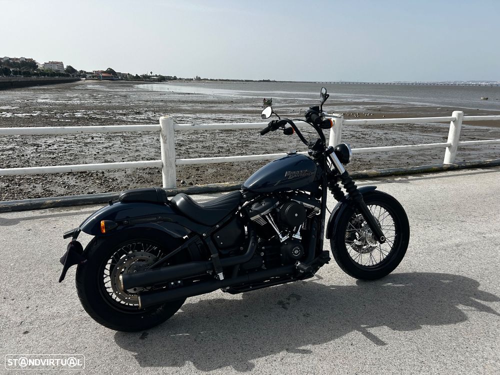 Harley-Davidson Softail Street Bob - 2