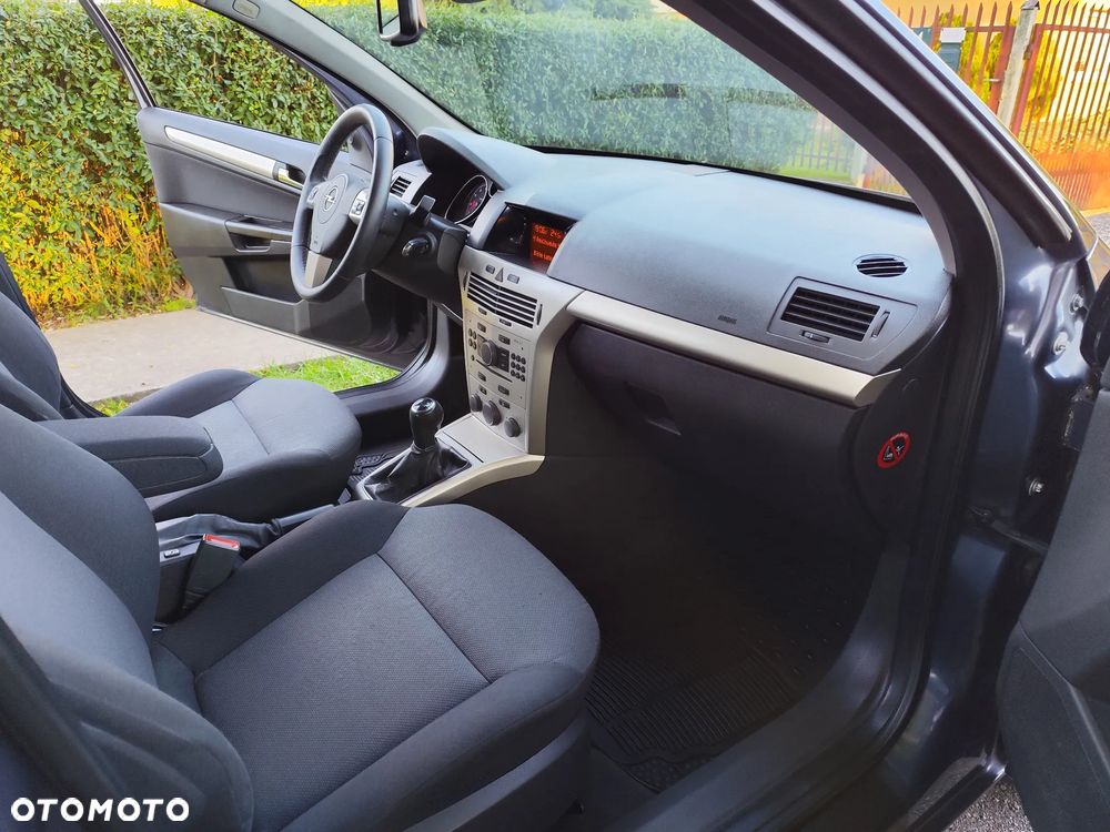 Opel Astra 1.6 Caravan Catch me now - 23