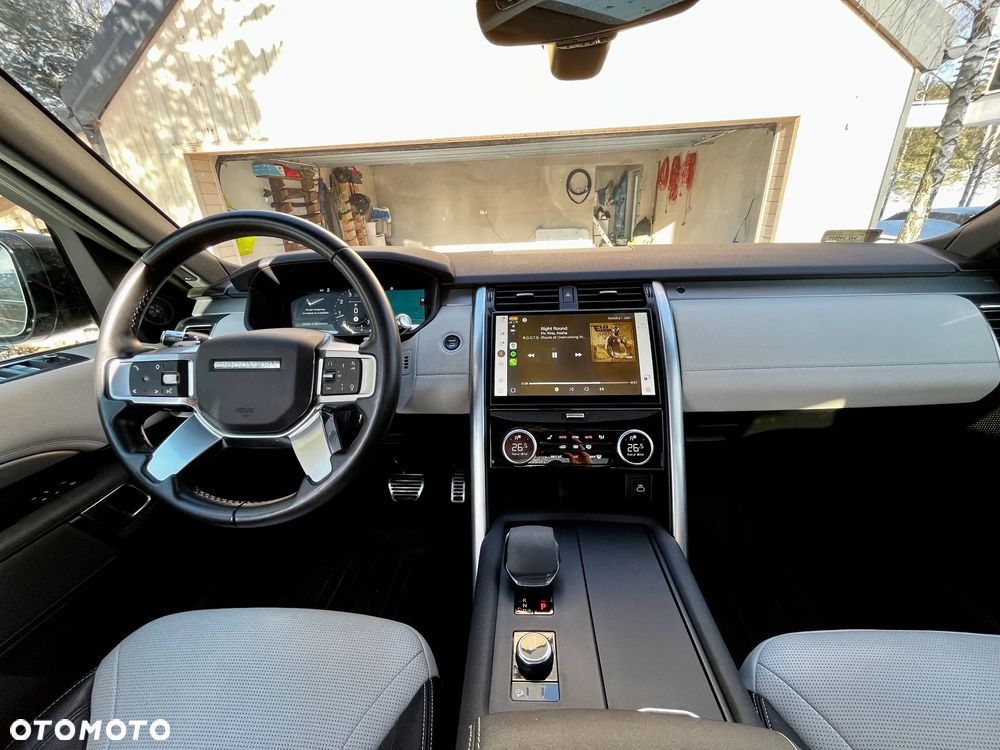 Land Rover Discovery 2.0 P300 R-Dynamic SE - 25