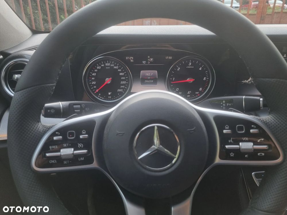 Mercedes-Benz Klasa E 220 d T 9G-TRONIC Avantgarde - 16