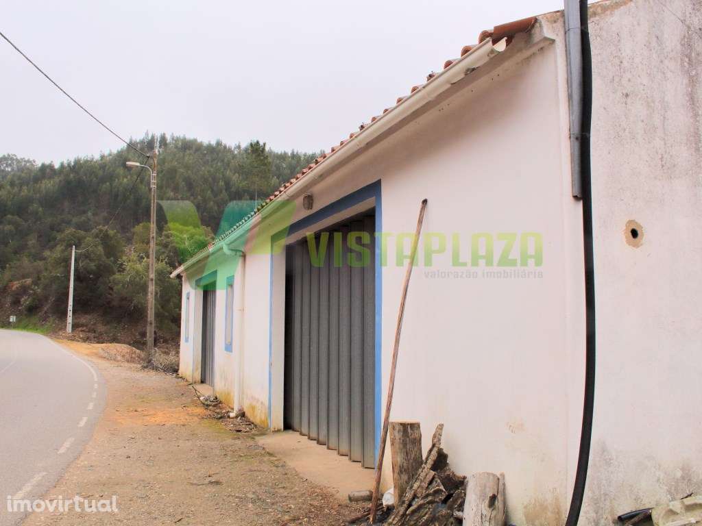 Quintinha em Monchique com Armazéns, Destilaria e antiga Taberna - Grande imagem: 4/25