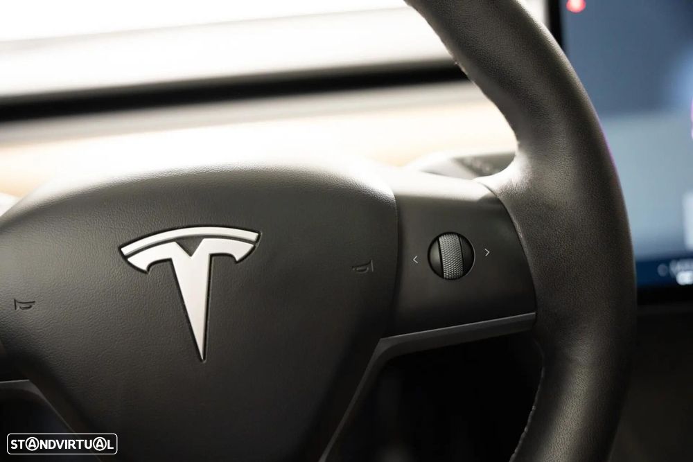 Tesla Model Y Long Range Dual Motor AWD - 15