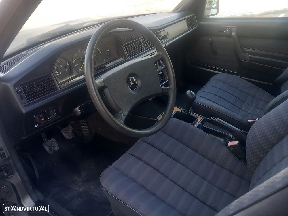 Mercedes-Benz 190 D 2.0 - 11