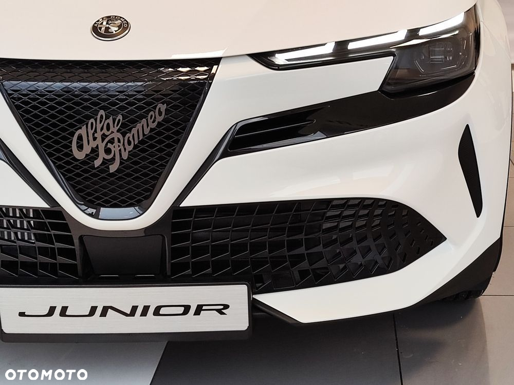 Alfa Romeo Junior 1.2 mHEV Ibrida eDCT - 14