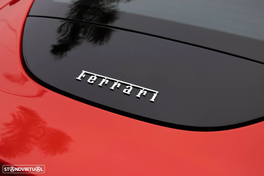 Ferrari Roma 3.9 Twin-Turbo V8 - 25