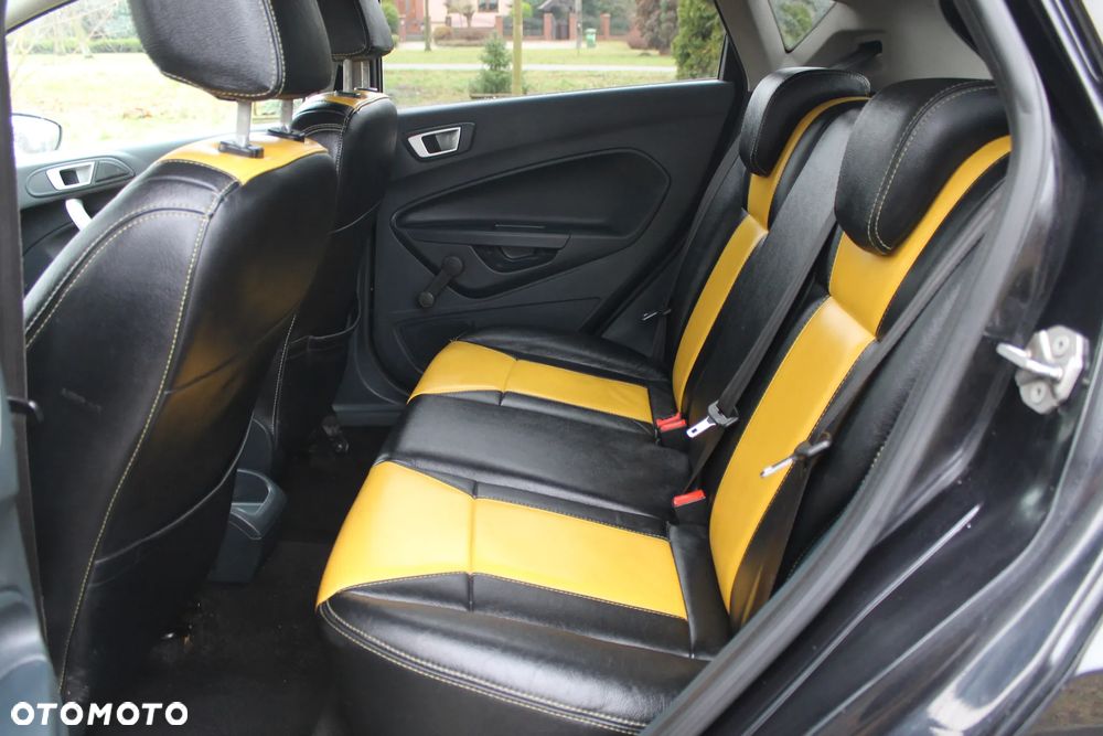 Ford Fiesta 1.6 TDCi DPF Titanium - 11