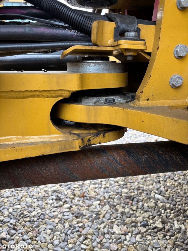 Caterpillar 907H2 rekin 4x4 łyzka dzielona z niemiec - 12