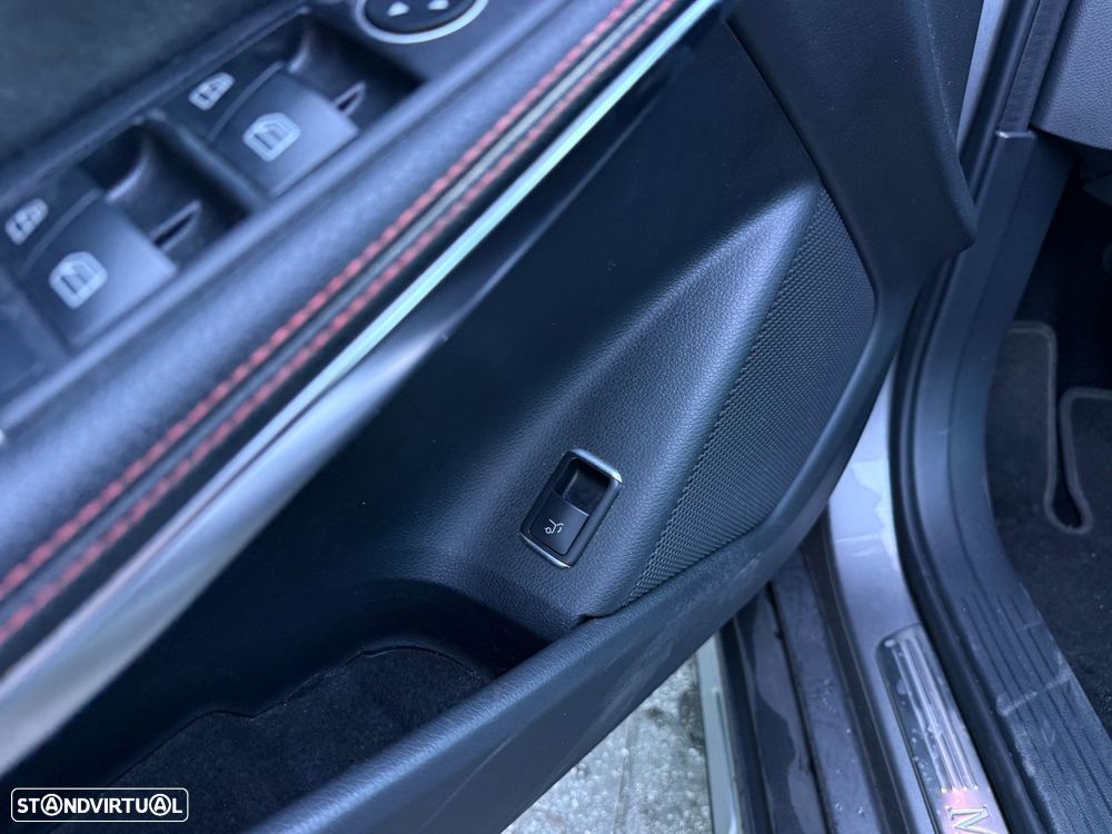 Mercedes-Benz GLA 180 AMG Line - 10